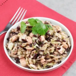 Salade chou riz noir à l'asiatique